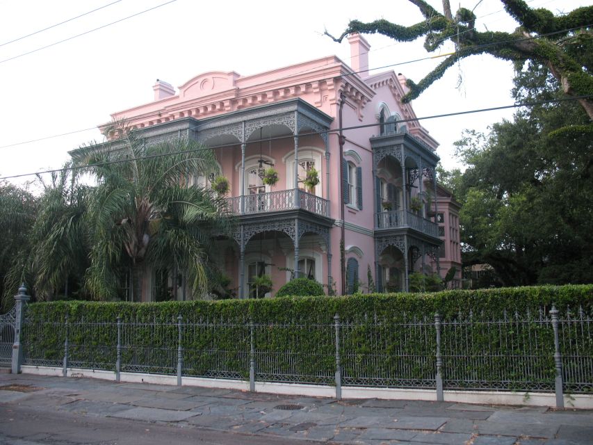 New Orleans: Garden District Walking Tour - Greek Revival, Italianate style, and plantation influence