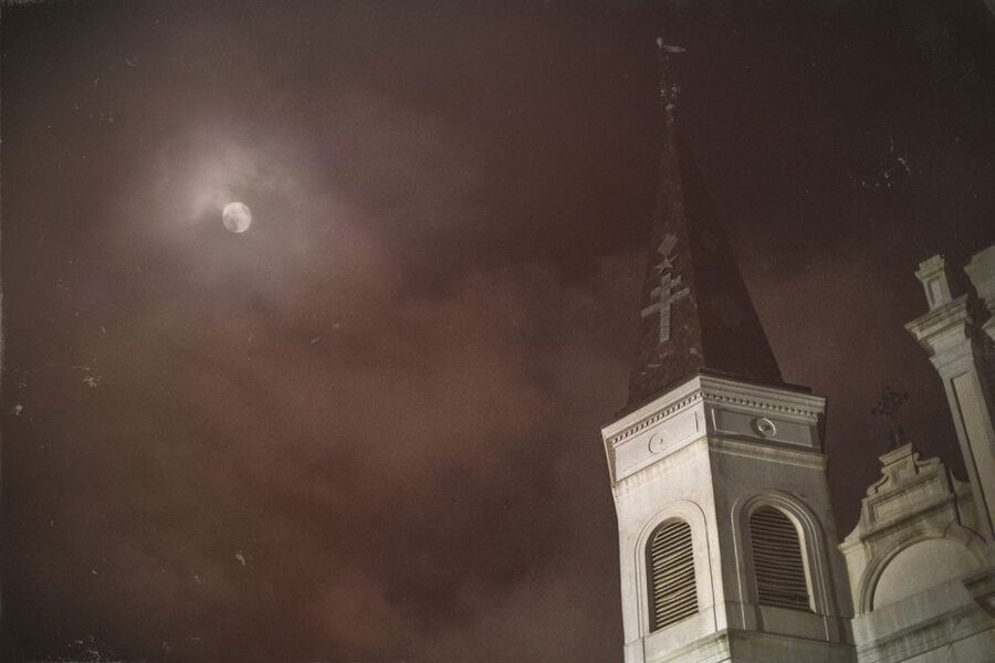 New Orleans: Ghost, Crime, Voodoo, and Vampires Guided Tour - Why this New Orleans ghost walk feels different