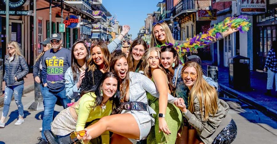 New Orleans: Guided Bourbon Street Bar Crawl with Shots - Walking Bourbon Street for 90 minutes