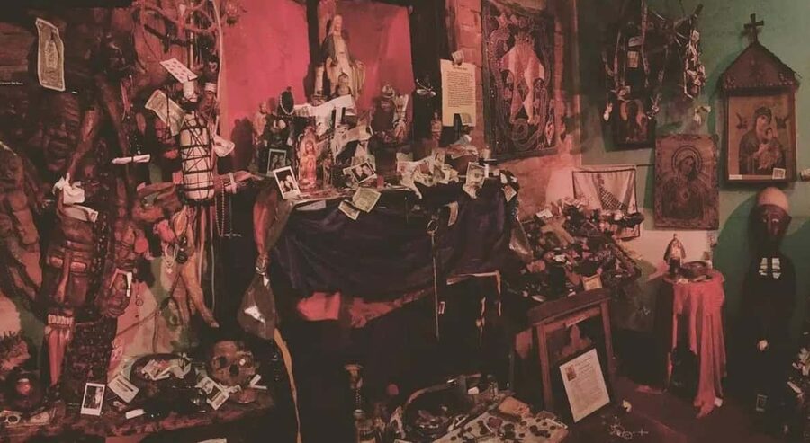 New Orleans: Guided Museum and Voodoo Walking Tour - A guided walk that leaves room for questions