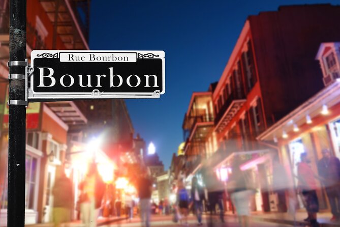 New Orleans: Haunted Pub Crawl - Lalaurie Mansion, a ten-minute look at a notorious address