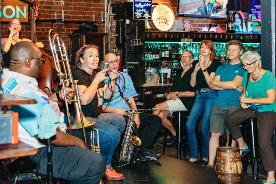 New Orleans: Jazz Roots Tour with Music, Culture & Drink - Crossing into the French Quarter
