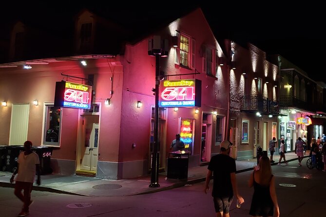 New Orleans Lewd Spirits Haunted Tour with Bar Stops - Why the guide makes such a difference