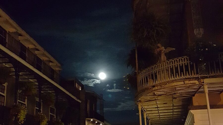 New Orleans: Lewd Spirits Tour - The opening story sets the tone