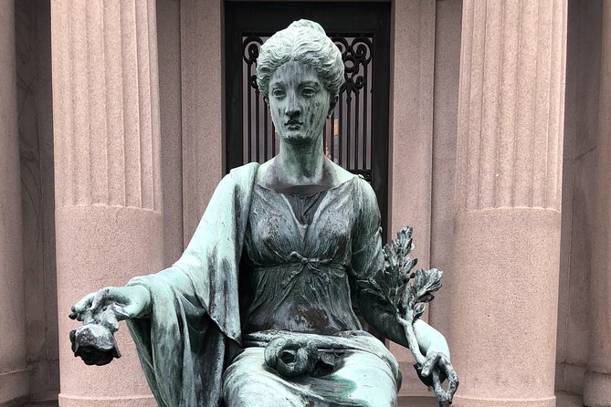 New Orleans Metairie Cemetery Tour: Millionaires and Mausoleums - Why Metairie Cemetery is worth your time