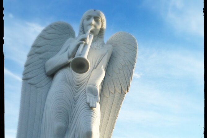 New Orleans Metairie Cemetery Tour: Millionaires and Mausoleums - Weather, walking, and practical details