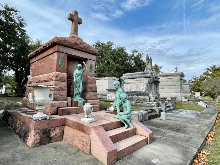 New Orleans: Millionaire’s Tombs of Metairie Cemetery Tour - Key points at a glance