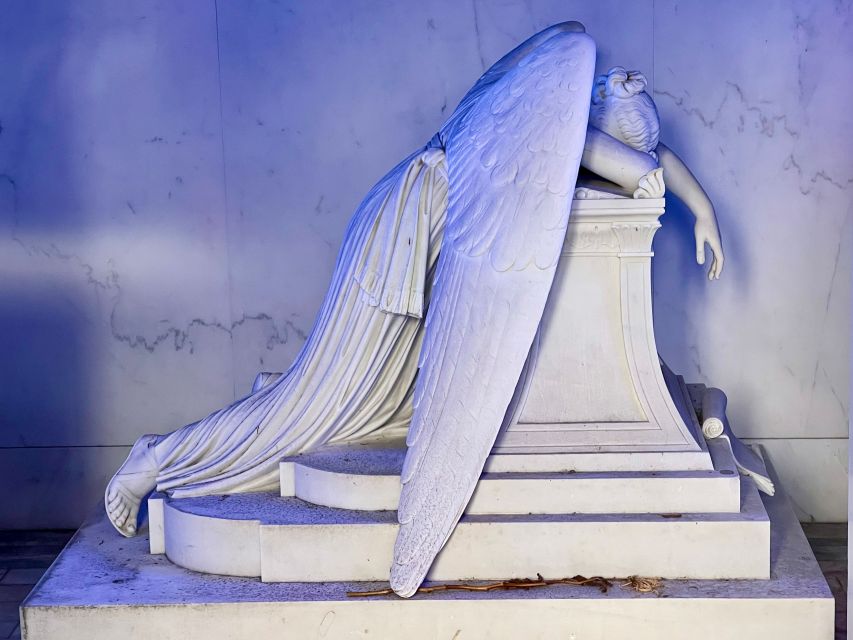 New Orleans: Millionaire’s Tombs of Metairie Cemetery Tour - Anne Rice, Al Copeland, and the people behind the stone