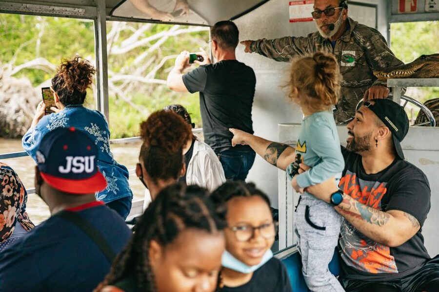 New Orleans: Oak Alley Plantation and Swamp Cruise Day Trip - Practical advice for a smoother day