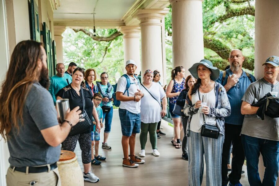 New Orleans: Oak Alley Plantation and Swamp Cruise Day Trip - What the full timing means for your day