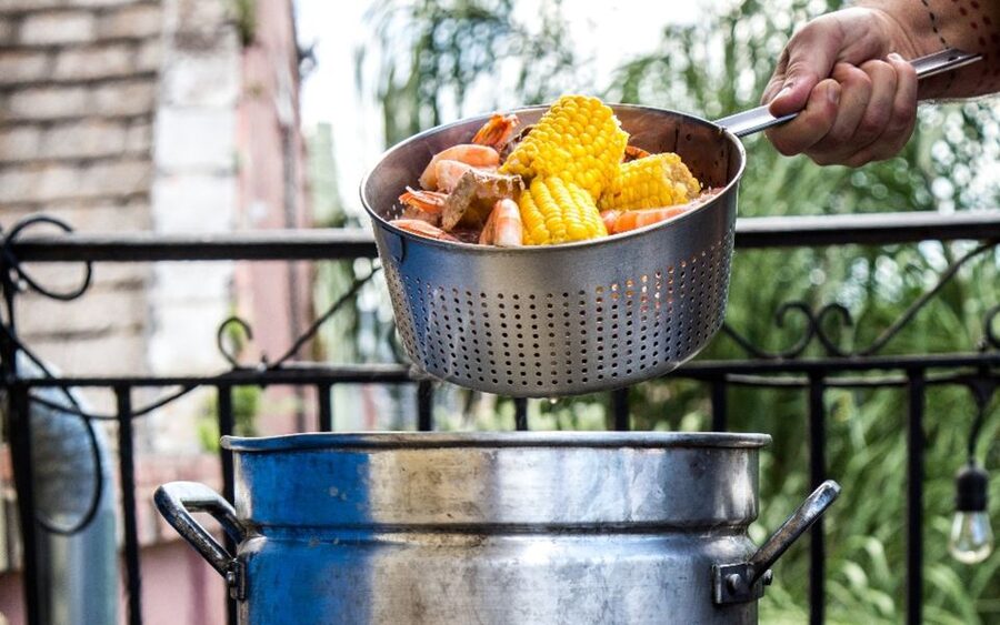 New Orleans: Shrimp Boil Experience in French Quarter - A Cajun meal with a personal address