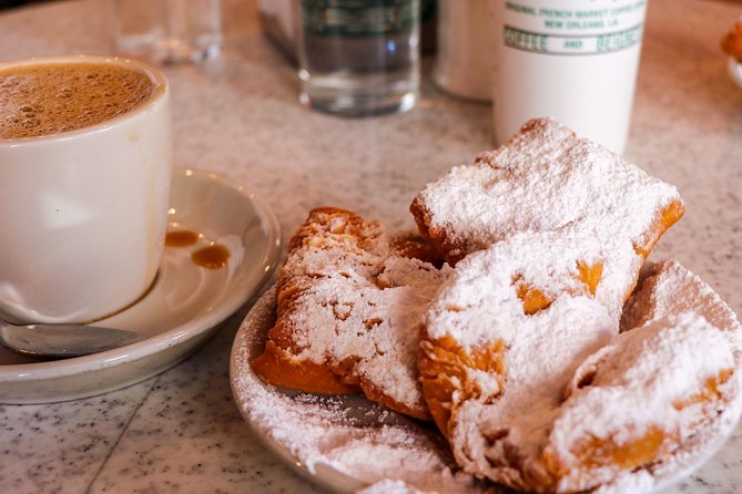 New Orleans Sightseeing City Tour - Meeting at Bon’s and settling into the bus