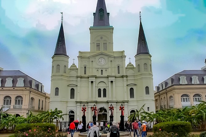 New Orleans Sightseeing City Tour - St. Louis Cemetery No. 3 and New Orleans burial customs