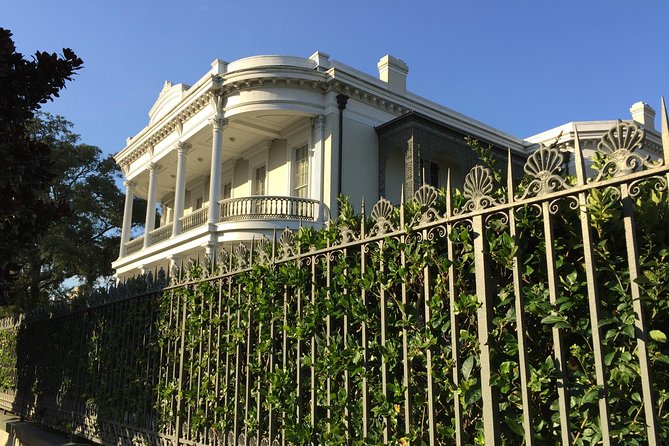 New Orleans Small-Group Garden District Walking Tour - Starting at Lafayette Cemetery No. 1