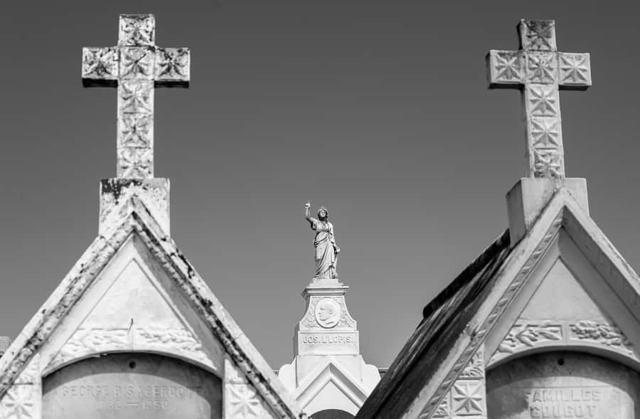 New Orleans: St. Louis Cemetery #3 Guided Walking Tour - Greek, Roman, Gothic, Egyptian, Baroque, and Byzantine details
