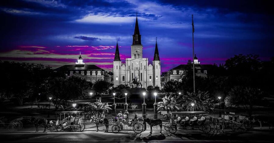New Orleans: Vampires, Voodoo, and Ghosts Tour - Why the guide makes the biggest difference