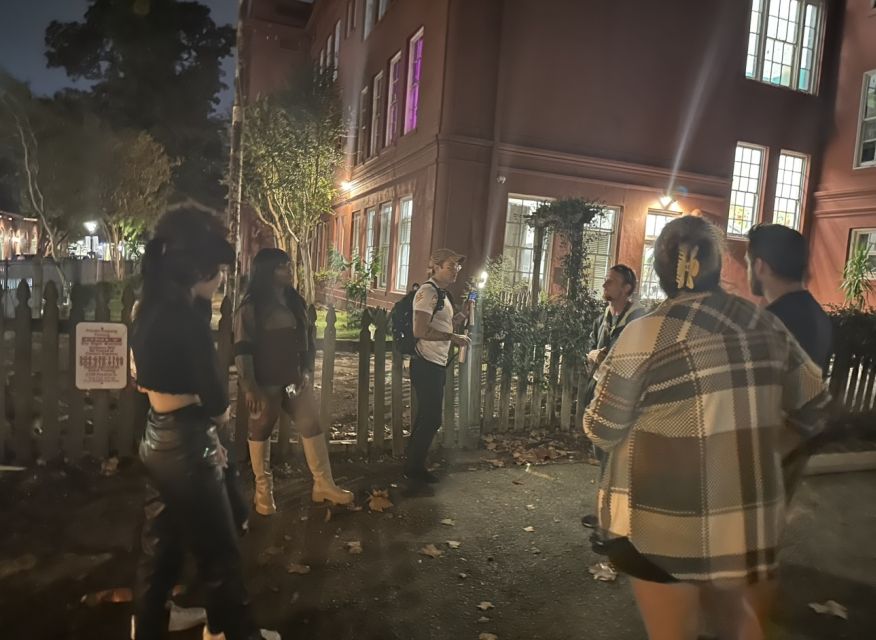 New Orleans: Voodoo, Mystery and Paranormal Tour - Optional drinks and the rhythm of the evening