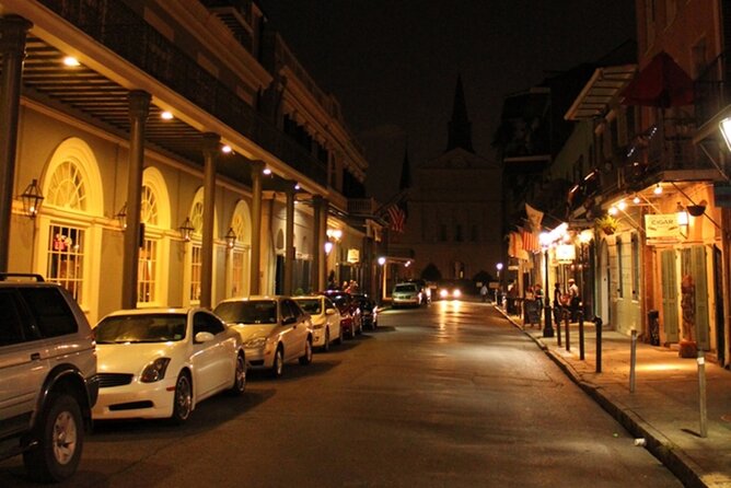 New Orleans: Voodoo, Mystery and Paranormal Tour - A dark walk through the French Quarter
