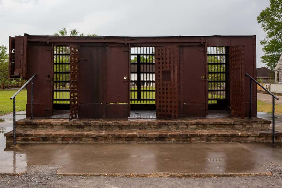 New Orleans: Whitney Plantation Half-Day Tour (Guided Tour) - Who should book this half-day outing