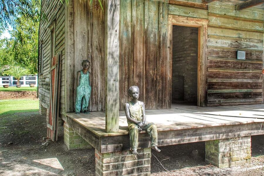 New Orleans: Whitney Plantation Tour with Transportation - The ride from New Orleans to the River Road
