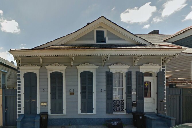 Nola Voodoo Walking Tour with High Priestess Guide in New Orleans - How much walking should you expect?