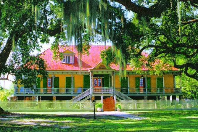 Oak Alley and Laura Plantation Tour with Transportation from New Orleans - Leaving New Orleans along the Great River Road