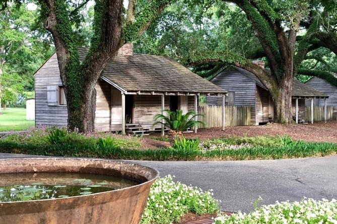 Oak Alley Plantation and Large Airboat Swamp Tour from New Orleans - The ride from New Orleans to Great River Road