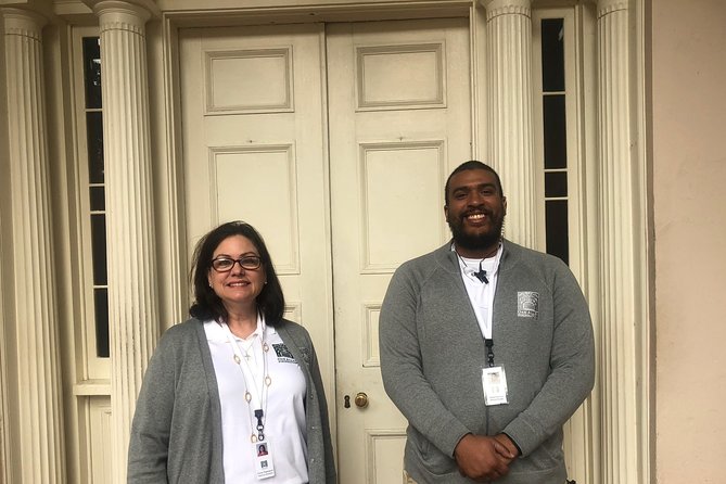 Oak Alley Plantation Tour with Transportation from New Orleans - Seeing the people behind the plantation wealth