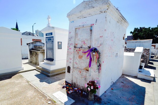 One Hour Saint Louis Cemetery Number One Walking Tour - Meeting at 710 St. Louis Street
