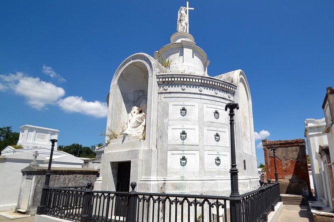 One Hour Saint Louis Cemetery Number One Walking Tour - Heat, masks, and practical comfort