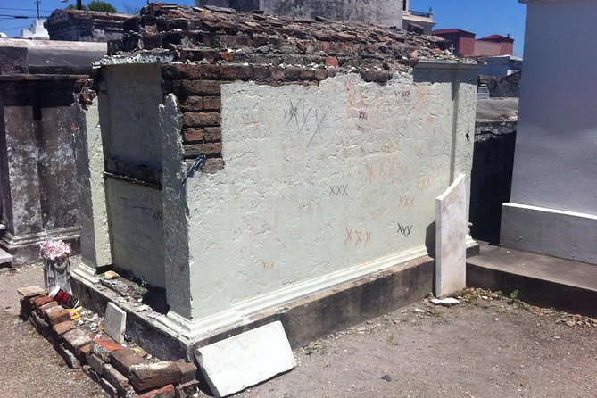 One Hour Saint Louis Cemetery Number One Walking Tour - Who will get the most from this walk