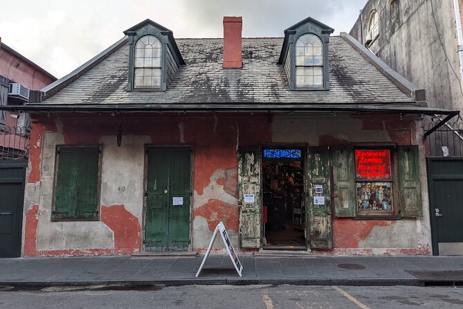 Self-Guided Walking Tour French Quarter In New Orleans - Pirates Alley, the Arsenal, and local stories