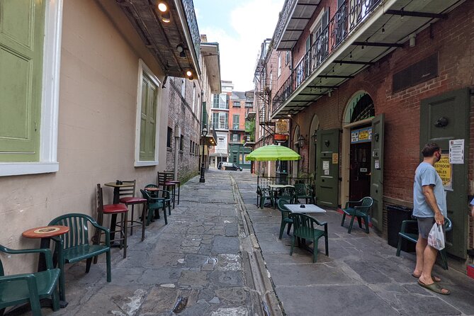 Self-Guided Walking Tour French Quarter In New Orleans - Lafitte’s Blacksmith Shop and the pirate past
