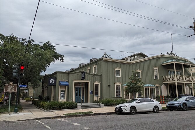 Self Guided Walking Tour of New Orleans' Historic Garden District - Why the Garden District works so well on foot