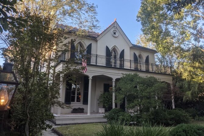 Self Guided Walking Tour of New Orleans' Historic Garden District - Pritchard-Pigot House and the less polished side of grandeur