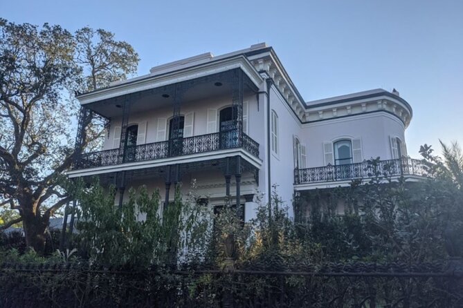 Self Guided Walking Tour of New Orleans' Historic Garden District - Greek Revival, film locations, and school history