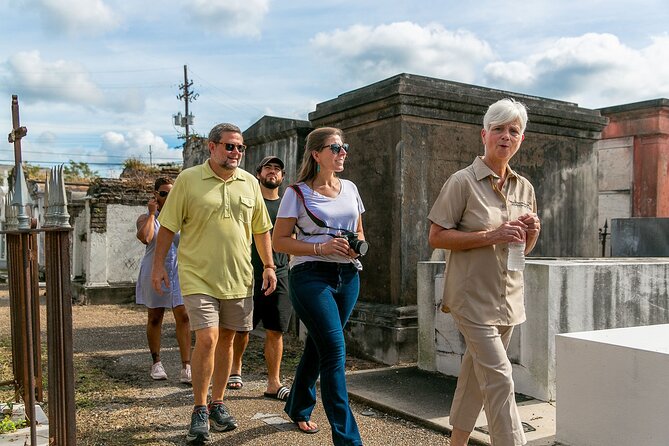 St. Louis Cemetery No. 1 Official Walking Tour - How much the guide affects the experience
