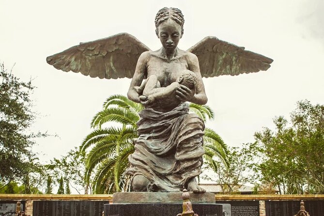 Whitney Plantation Tour with Narrated Bus Ride from New Orleans - The ride from New Orleans sets the stage